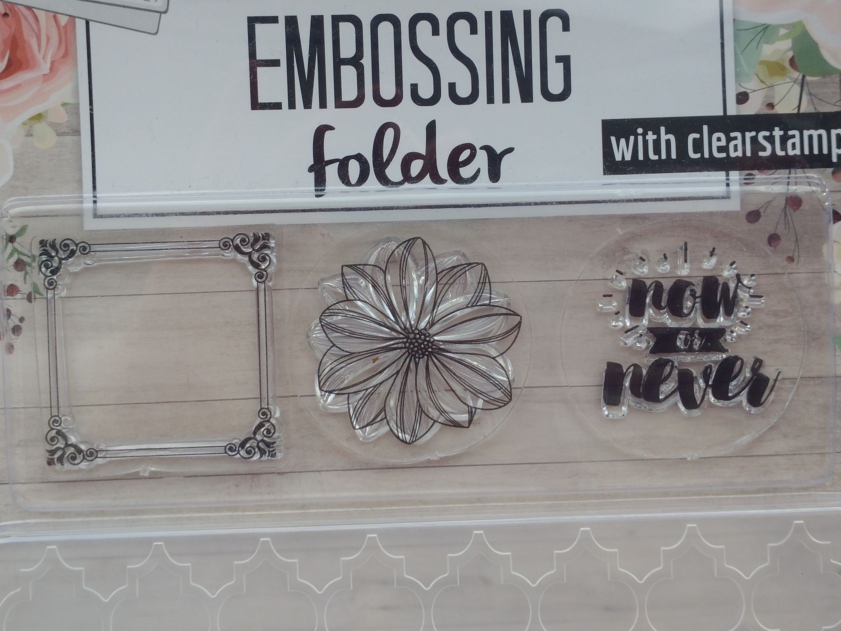 folder do wytłaczania i pieczątki stemple embossing scrapbooking