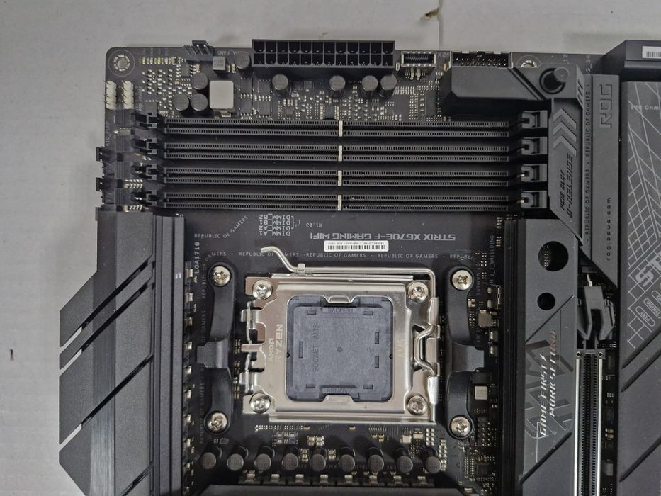 Asus Strix X670E-F Gaming Wifi Socket Am5 Płyta Główna