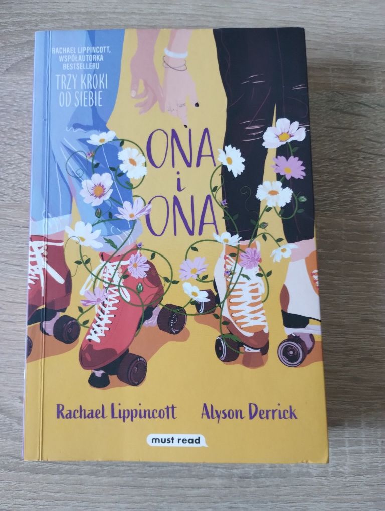 Ona i ona - Rachael Lippincott, Alyson Derrick