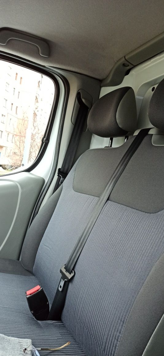 Opel Vivaro, микроавтобус
