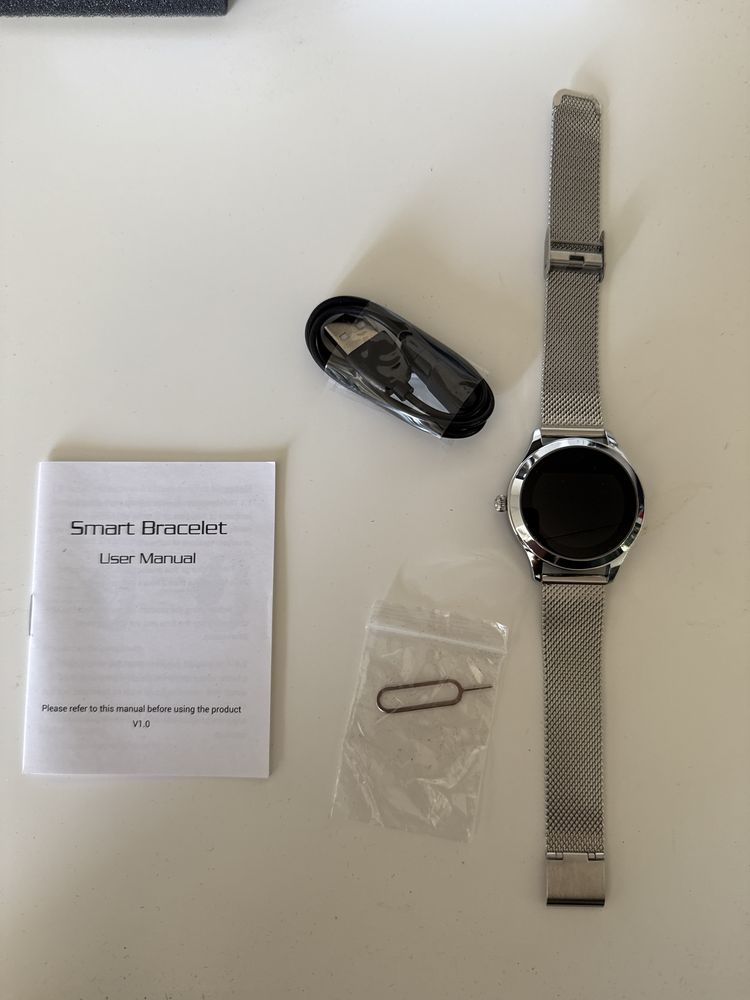 Smartwatch srebrny KW10