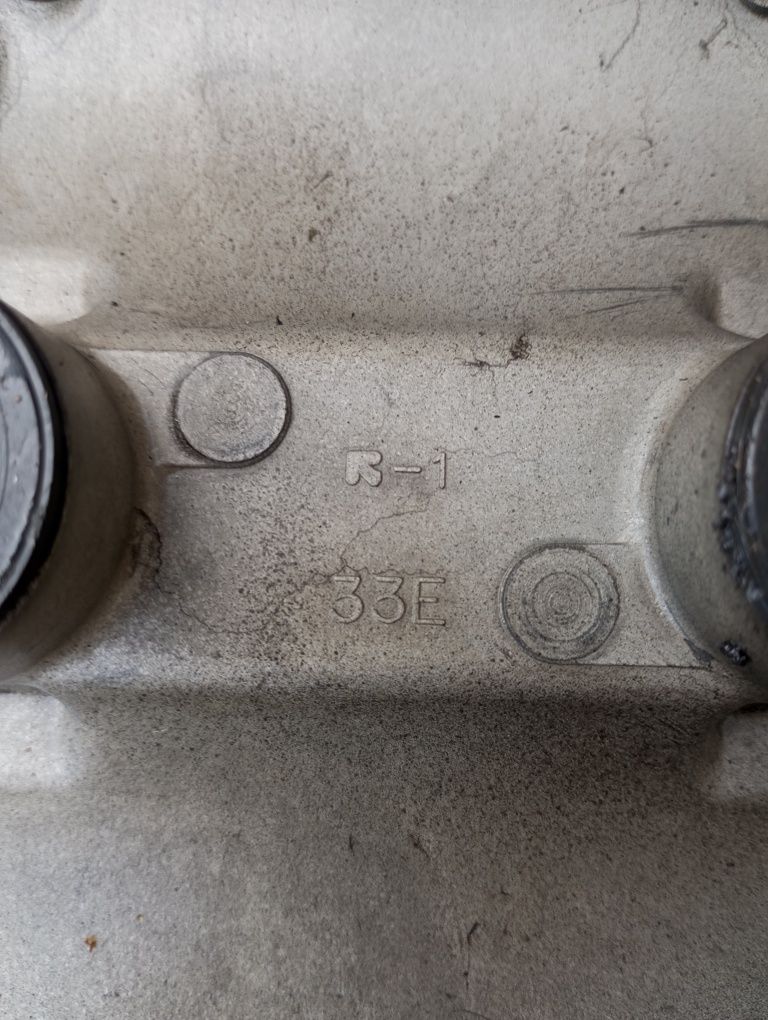 Pokrywa zaworów dekiel misa silnika 33E Suzuki GSXR 750 600 nr 1.139