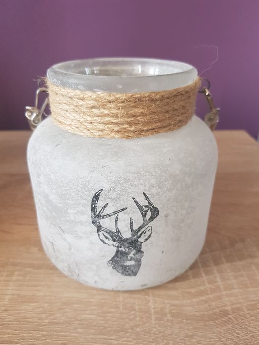 Śliczny ozdobny słoiczek