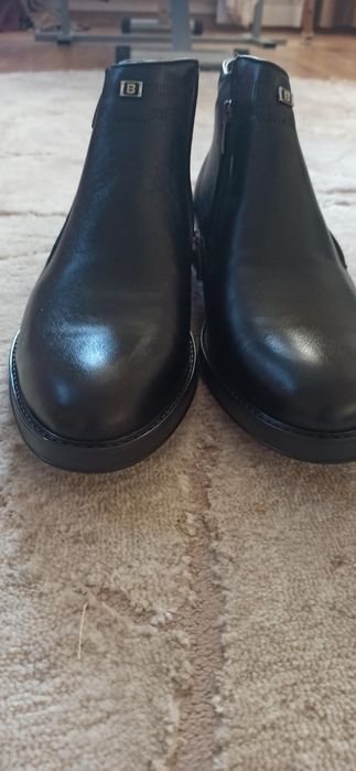Продам чоловічі черевики