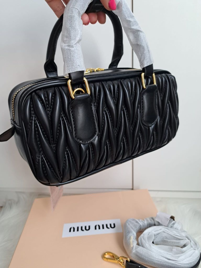 Nowa średnia torebka MiuMiu miu miu komplet box + worek + pasek na pre