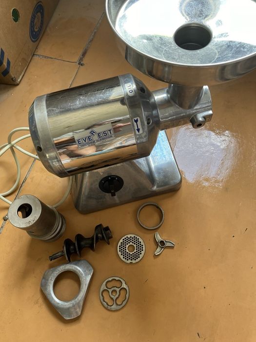 Мясорубка производственная, профессиональная Италия.