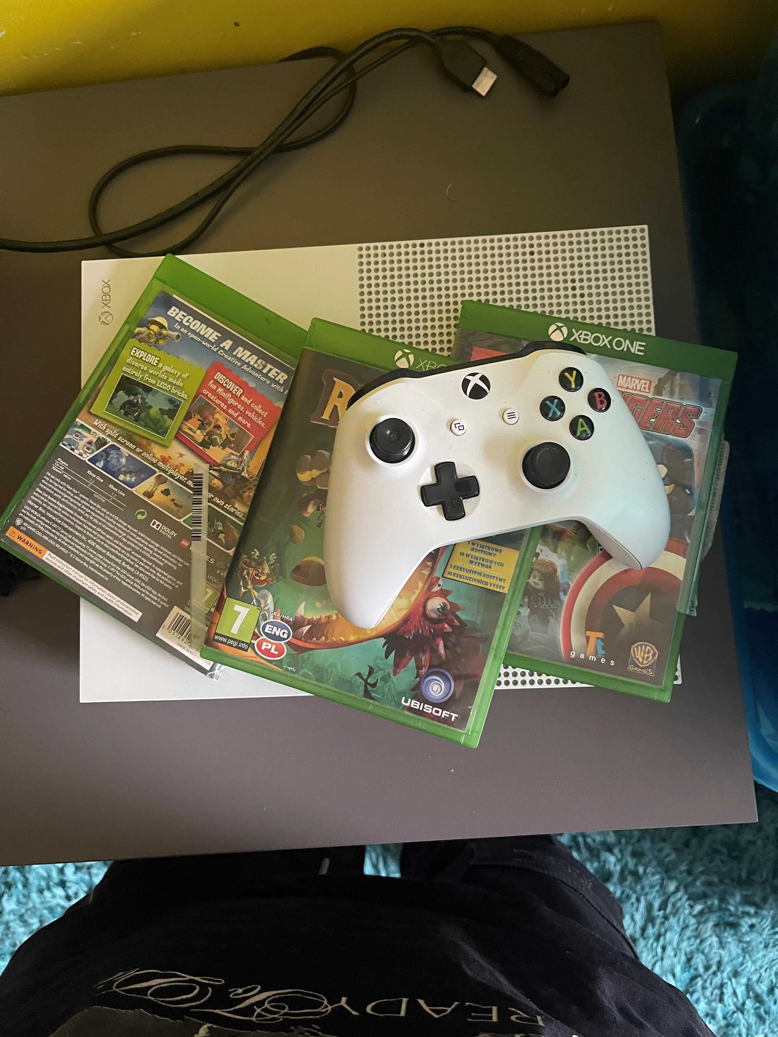 Konsola Xbox One S + pad + 3 gry + okablowanie