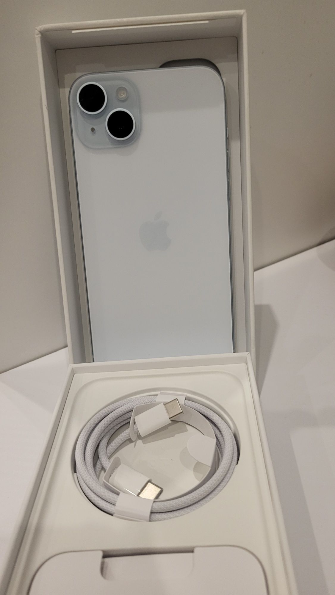 IPhone 15 plus jak nowy