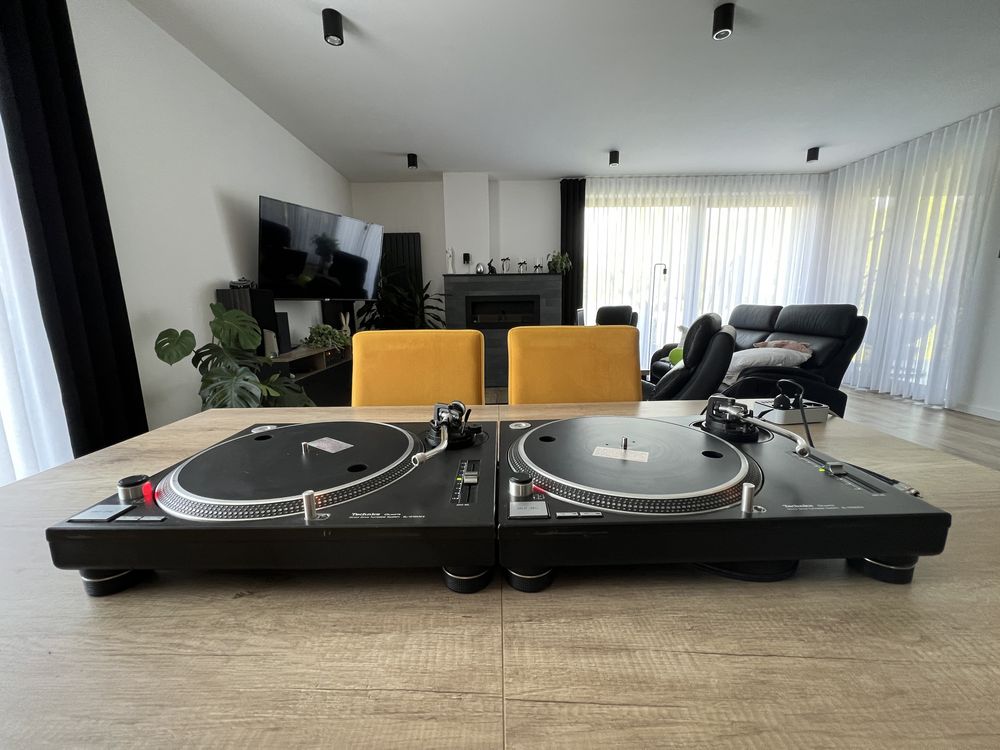 2x Technics sl 1210mk2