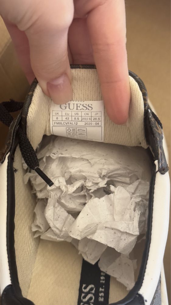 Кросівки чоловічі Guess Lucca 42р. В дуже гарному стані