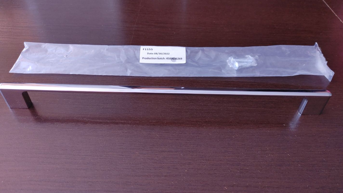 Uchwyt Meblowy Solidny Srebrny z Połyskiem 320/340 mm.