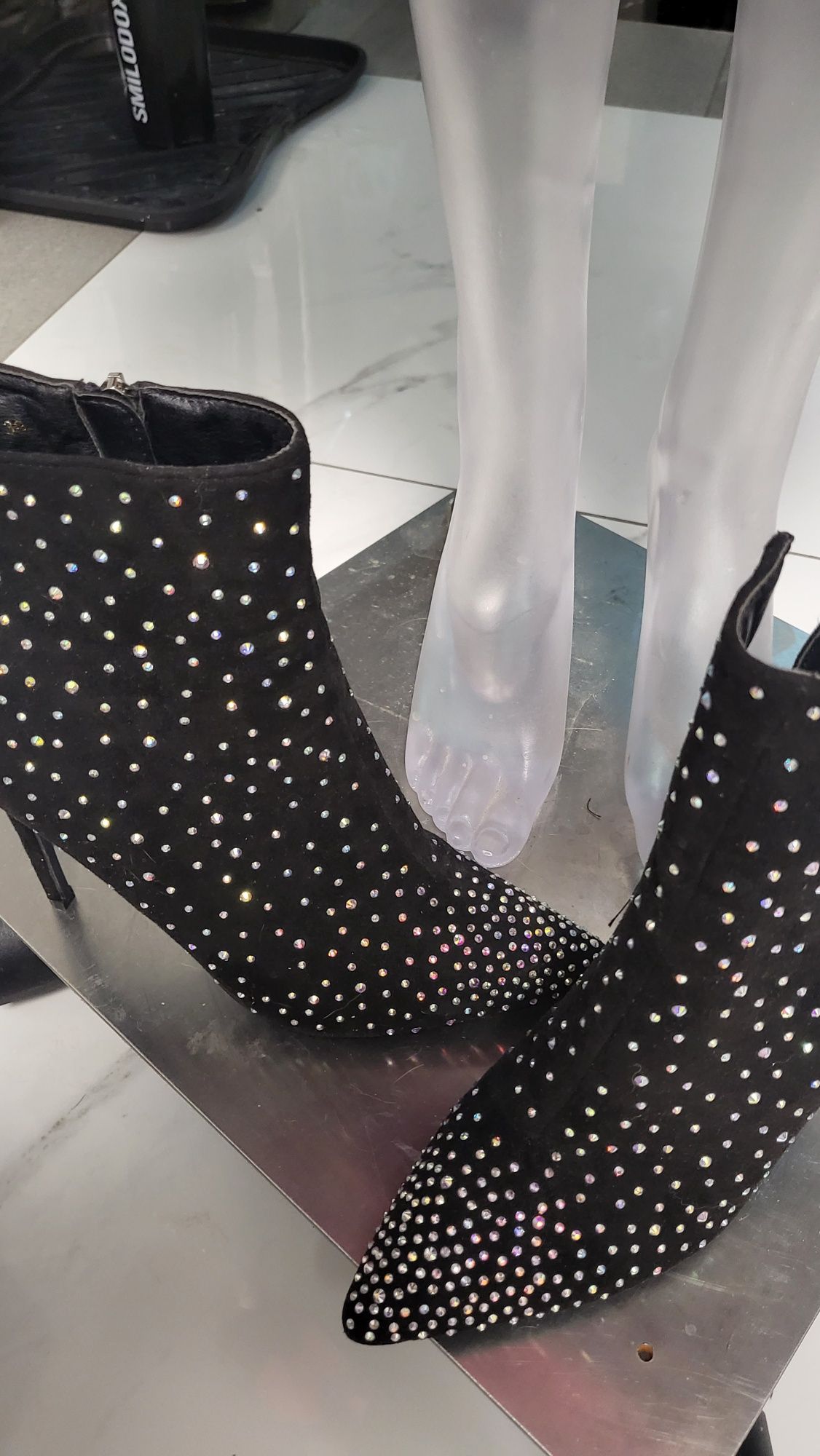 Buty czarne cyrkonie  nowe.