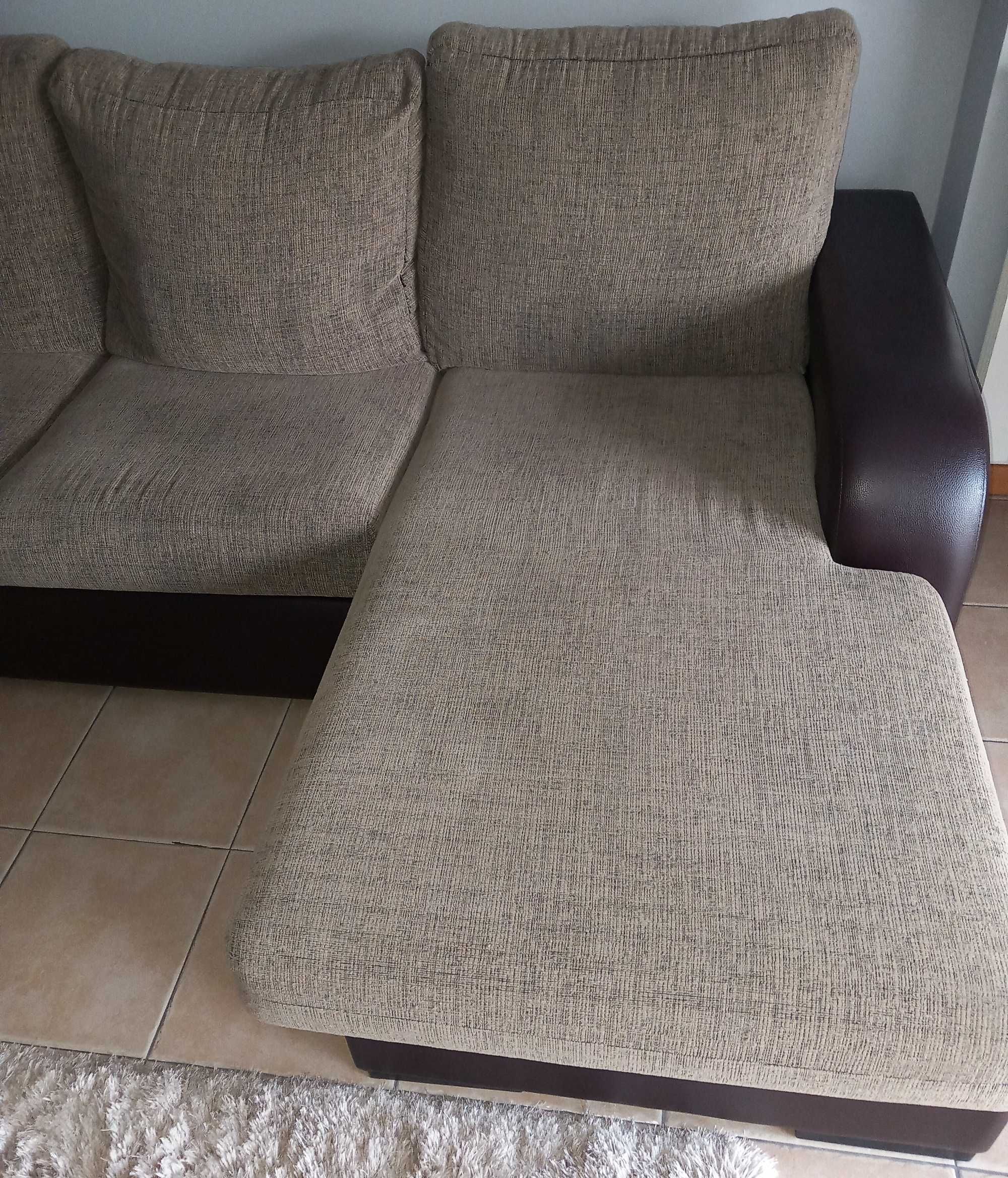 sofá com chaise longue