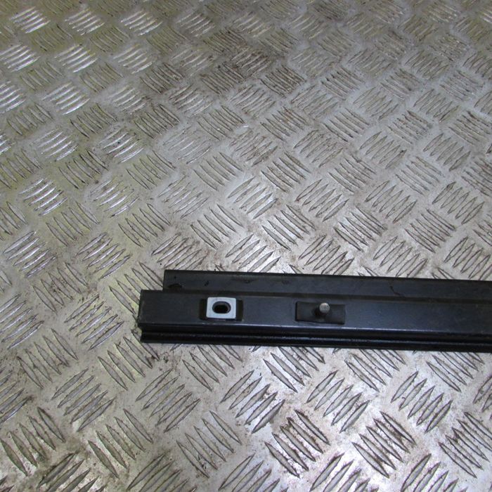 Напрямна зсувні двері Опель Виваро Рено Трафик 3 Розборка Шрот Т3