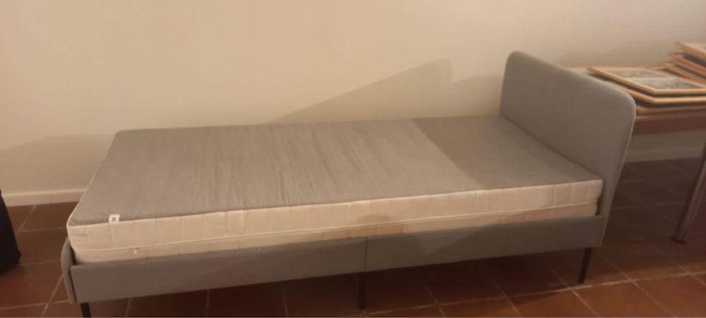 Cama ikea e colchao