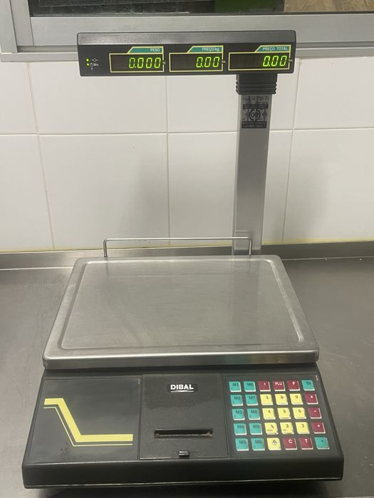 Balança bem conservada