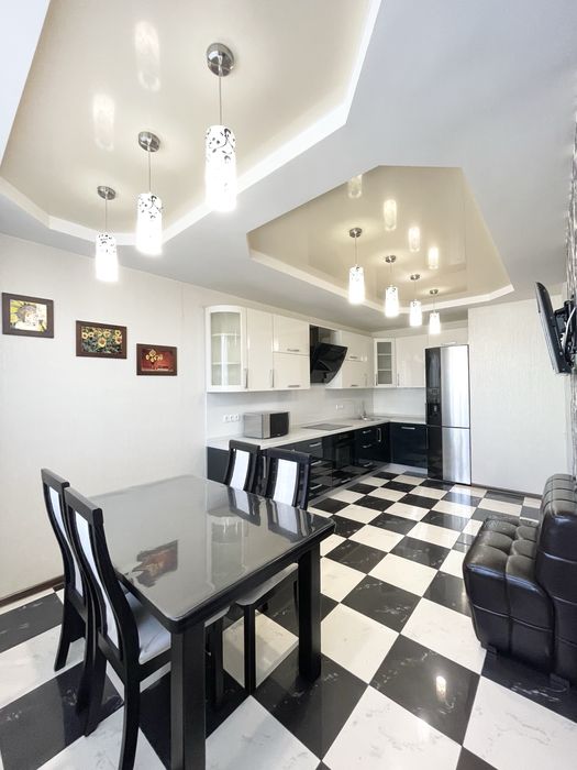 Від власника. Оренда квартири Севастопільська площа, є генератор.