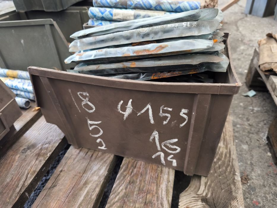 Wiertła do metalu stożek narzynki gwintowniki  leżaki magazynowe PRL