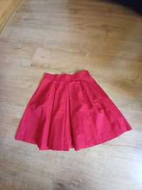 Krótka rozkloszowana spódnica czerwona