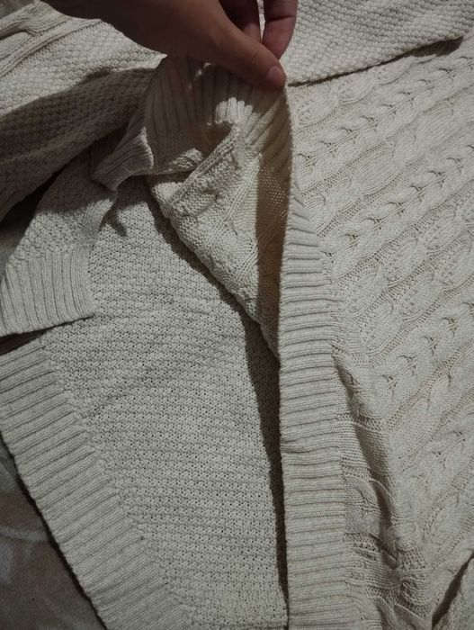 Camisola de malha branca da Stradivarius