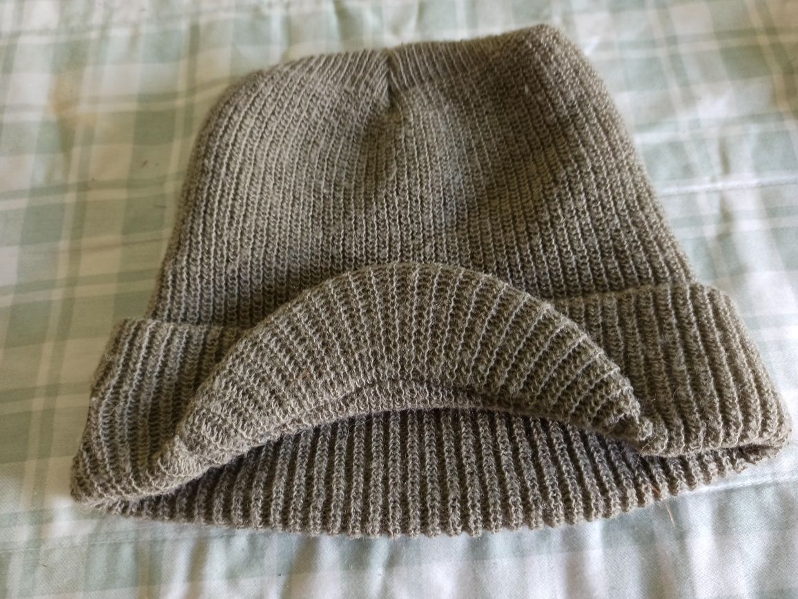 Gorro O'Neill com pala - em bom estado