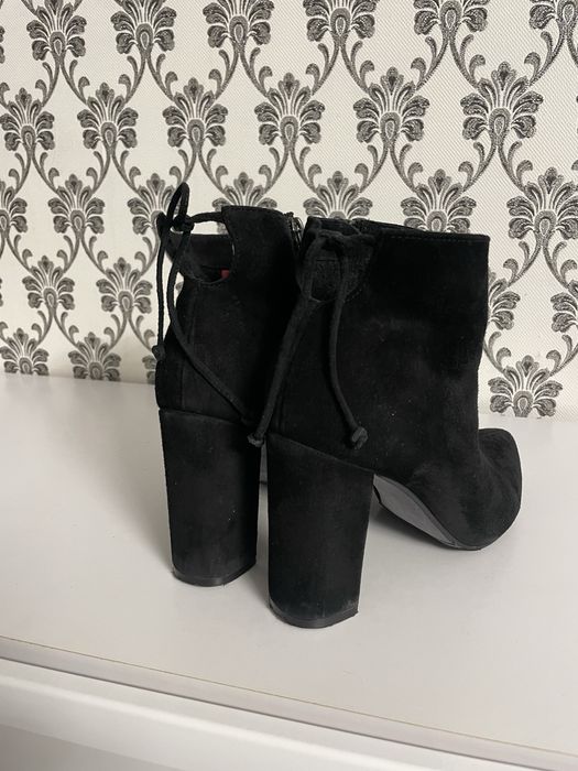 Ботінки жіночі