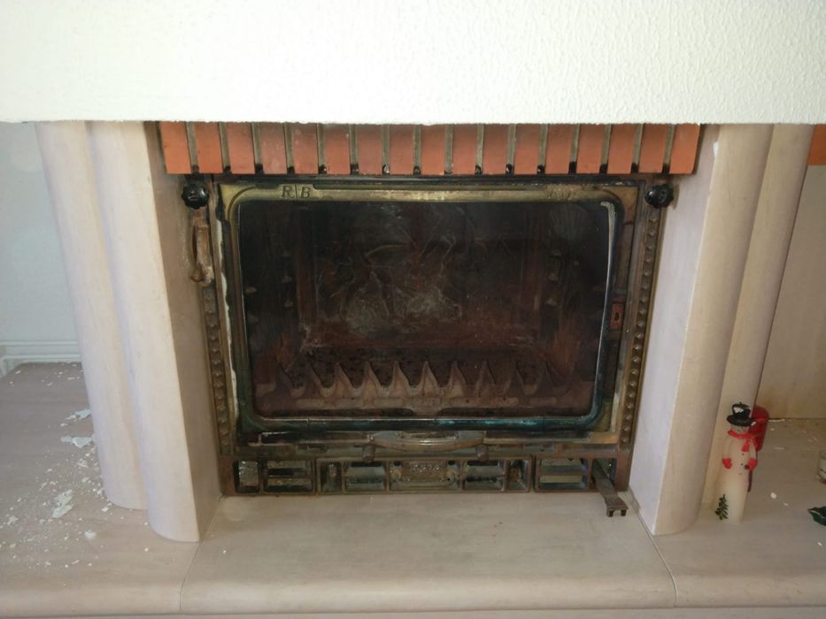 Lareira de sala com pedra