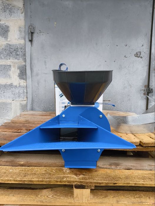 Кормоподрібнювач Млин-ОК Млин-9