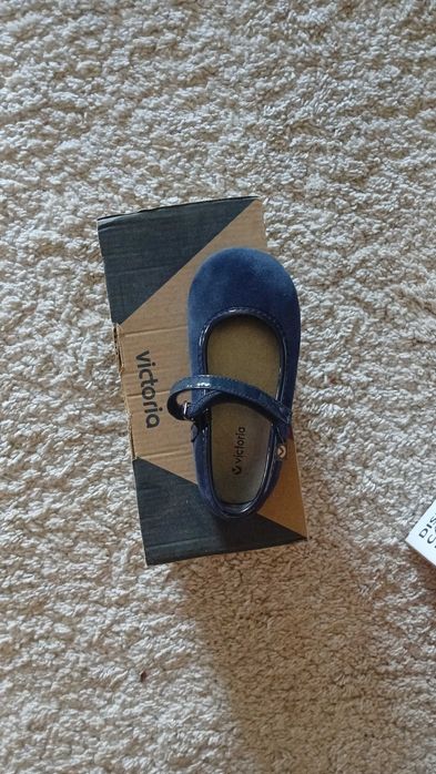 Sapatos de menina 26 novos e como novos