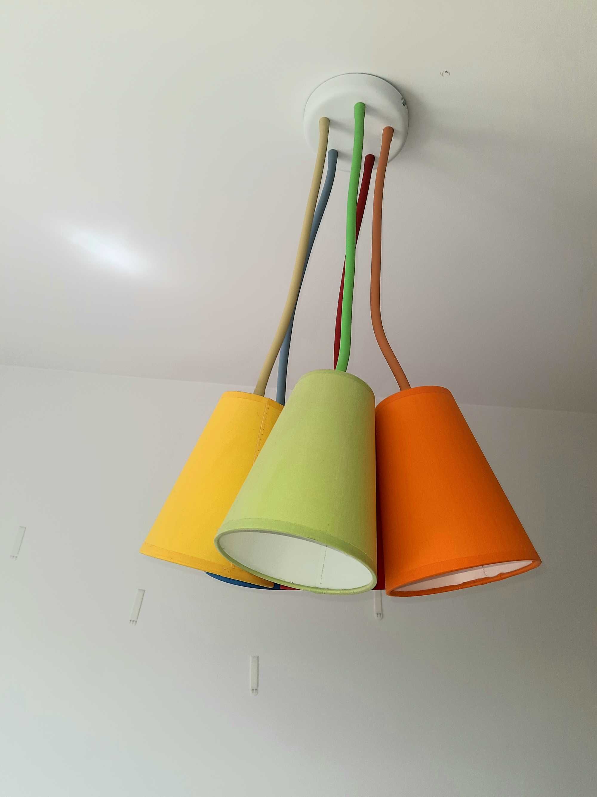 Kolorowa lampa do pokoju  dziecięcego 5 żarówek