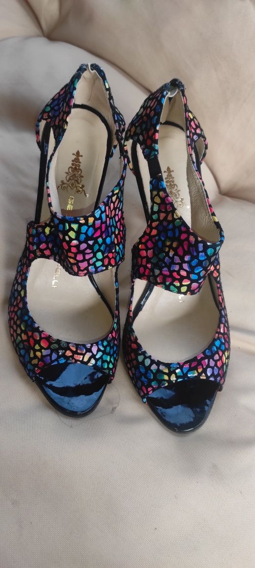 Buty na obcasie skóra naturalna 38