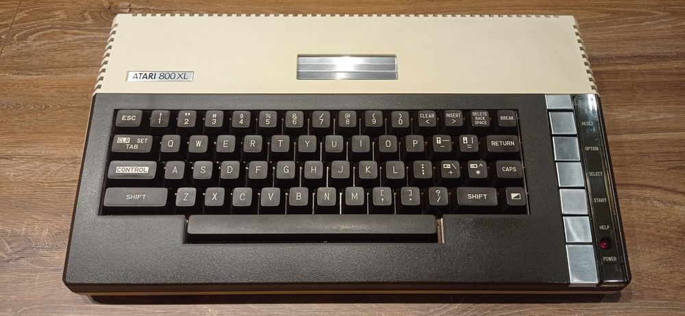 Atari 800XL w pełni sprawny