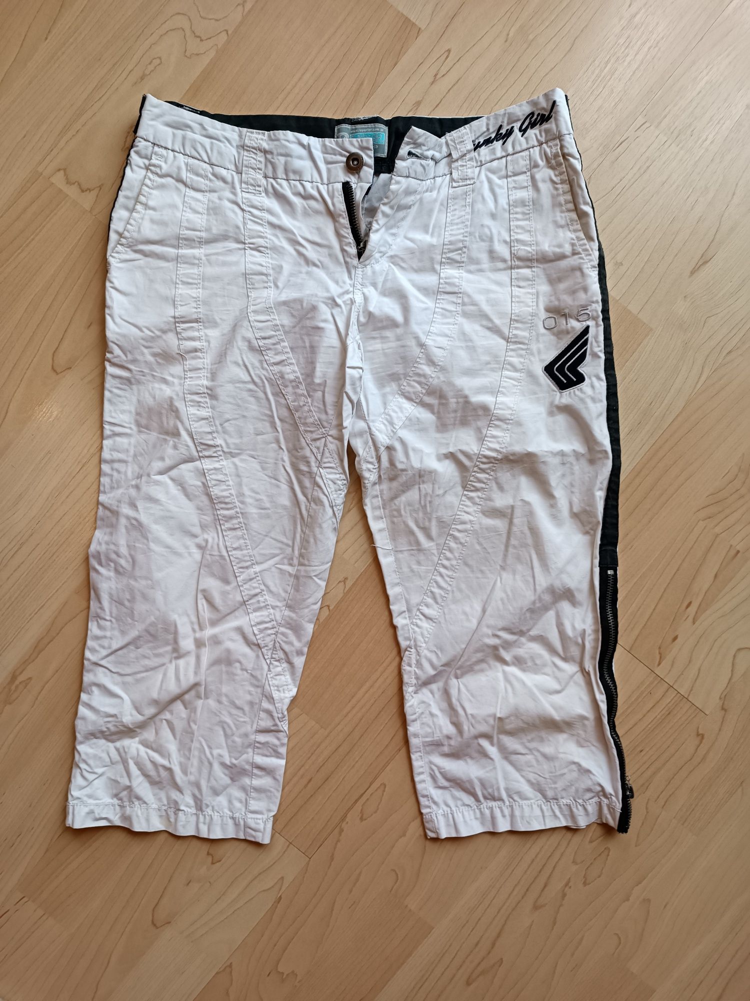 Spodenki do kolan. Terranova H&M rozm 36 S krata,białe