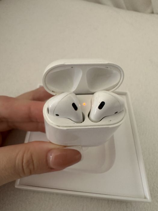 Apple Airpods  1 ( Do naprawy lub na części zamienne)