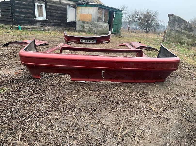 Обвіс бмв е30 продаж тільки одним лотом