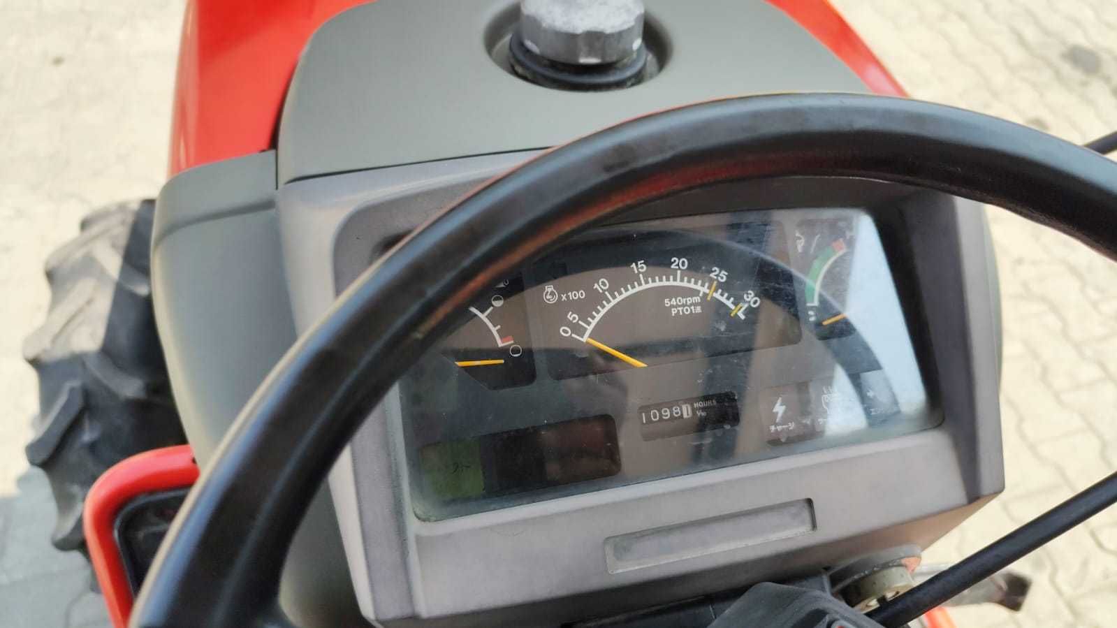 Japoński traktorek Yanmar F 200 z glebogryzarką 4x4 20 km