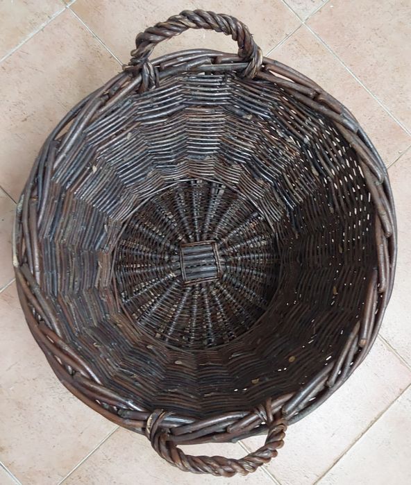 CESTA GRANDE EM VERGA , MULTIUSOS.Casa,Cozinha,Lareira,Vindima,Garagem