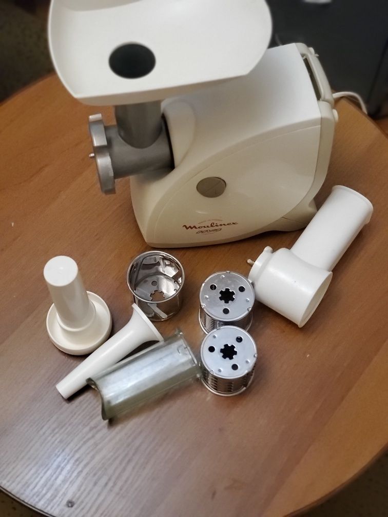 Мясорубка Moulinex hv4