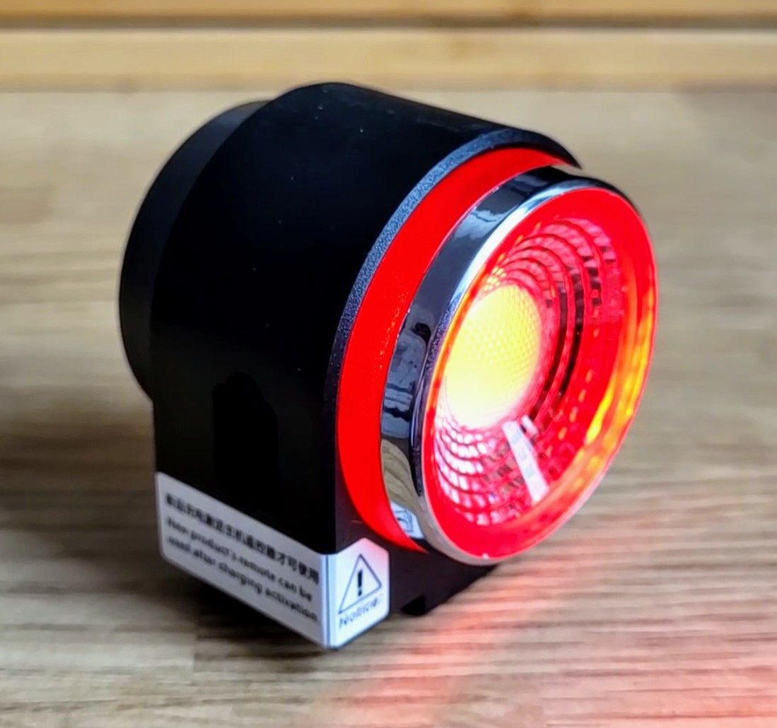 Antusi A8 Pro alarm głośny dzwonek rower hulajnoga pilot lampka oryg.