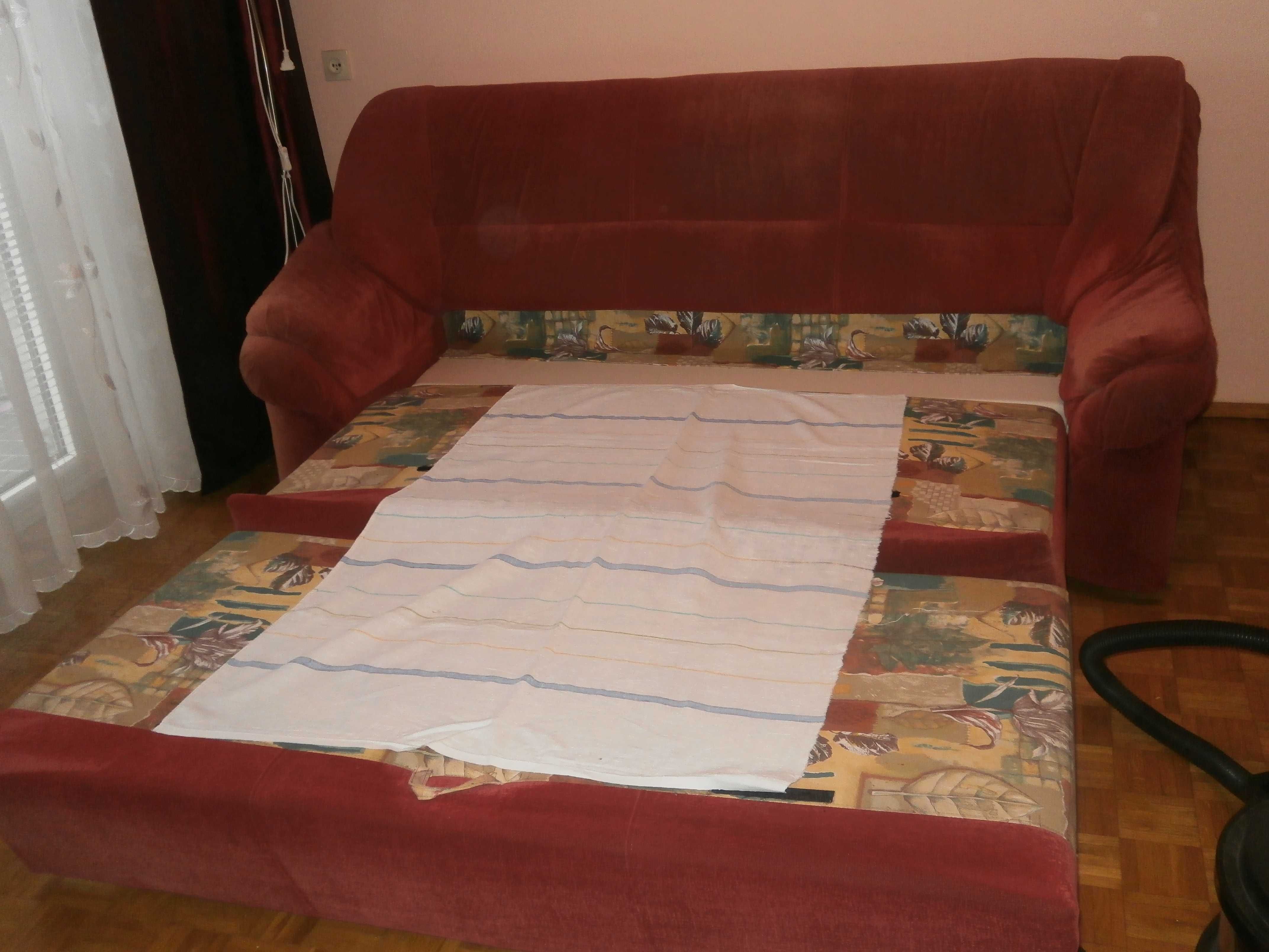 duża rozkładana kanapa do salonu