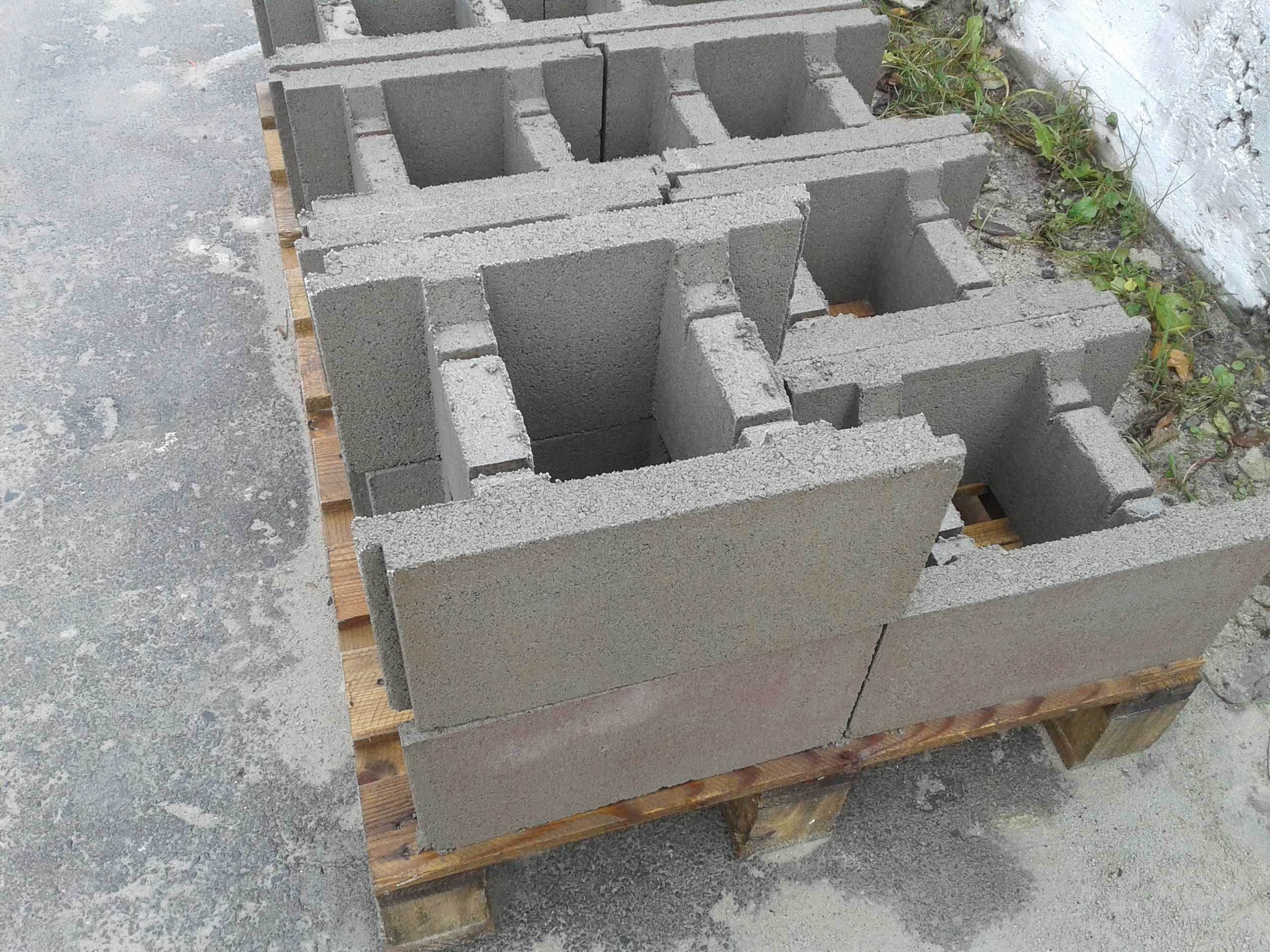 Блоки з відсіву. Блоки бетонні. Стінові блоки. Бетонні вироби.