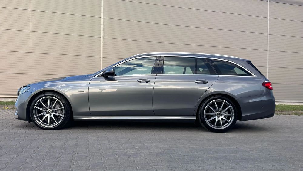 Mercedes-Benz Klasa E Mercedes-Benz Klasa E 300 9G-TRONIC AMG , Sportstyle Edition