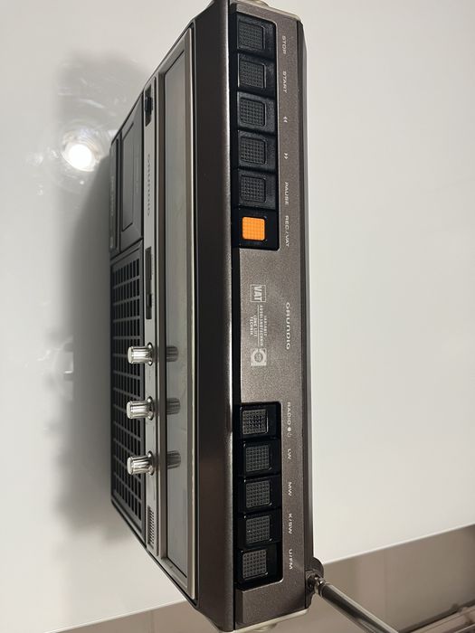 Radiomagnetofon radio stare vintage retro Grundig RR 400