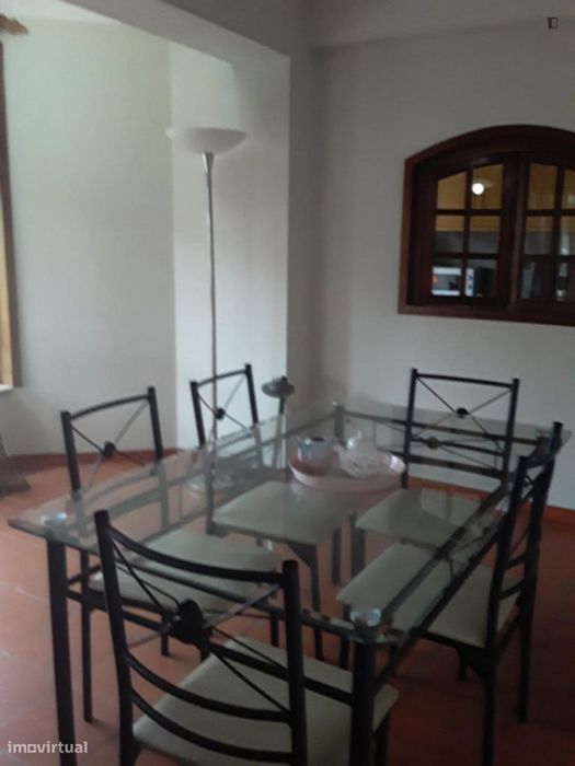 Quarto - localizado em Cidral Coimbra