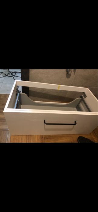 Nowa wysuwana  w kartonie