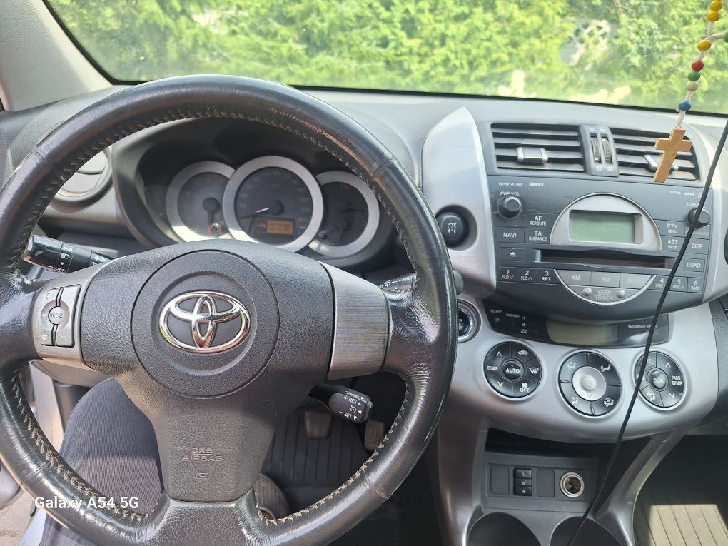 Toyota raf4 3 4X4 najbogatsza wersja