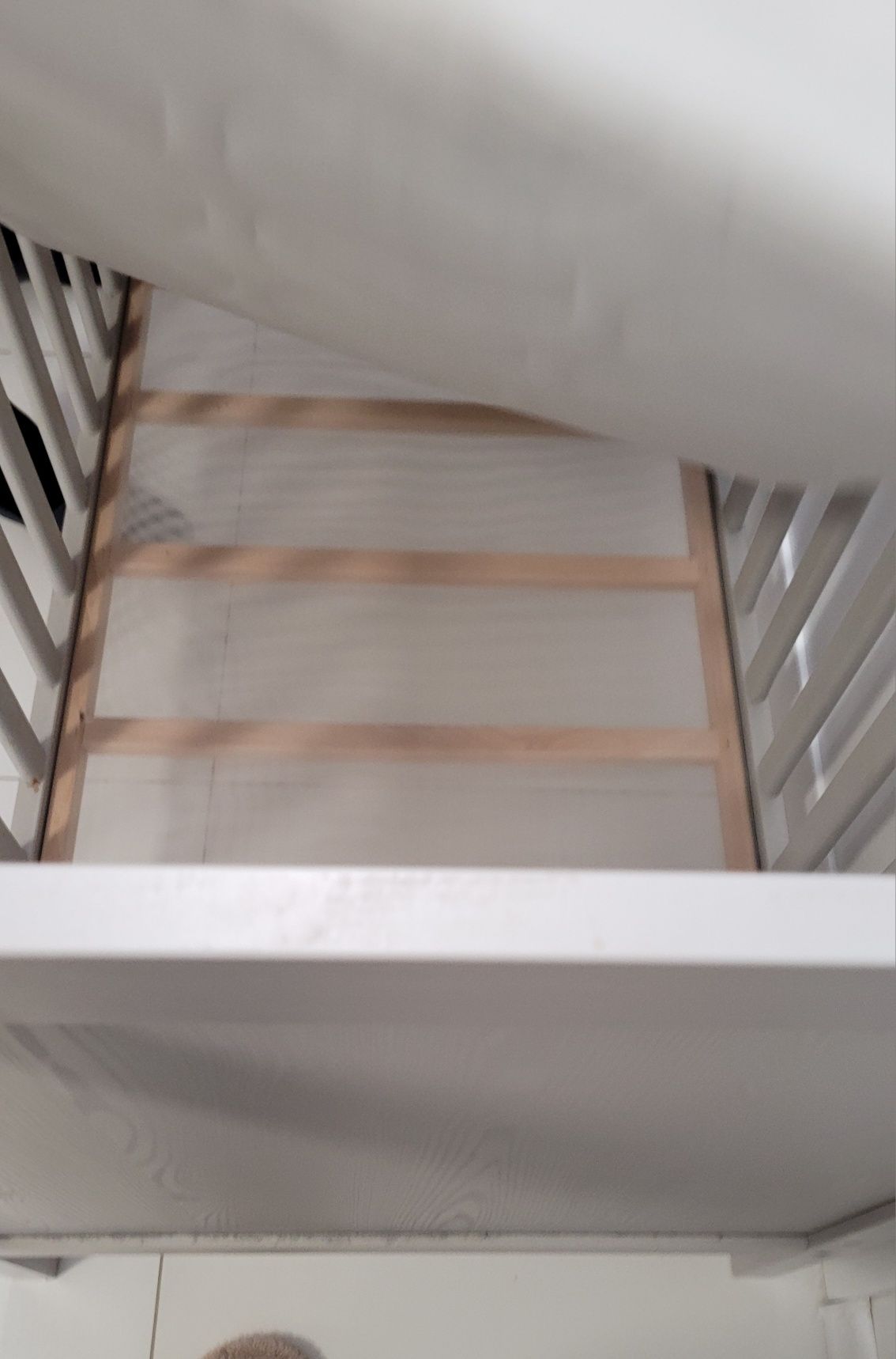 Łóżeczko Ikea Sundvik  jasno szare z materacem BDB