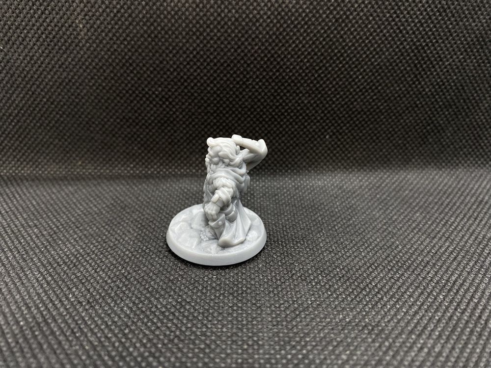 Hobbit z kuszą, figurka rpg druk 3d, podstawka 25 mm