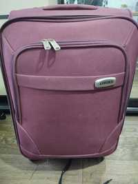 Продам чемодан afford бордового цвета