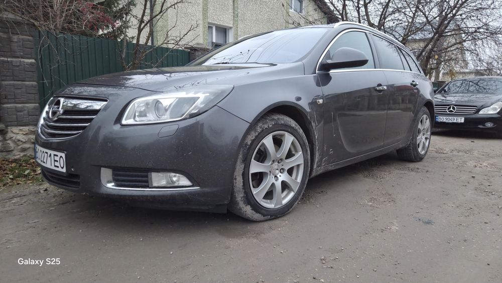 Продаю Opel Insignia